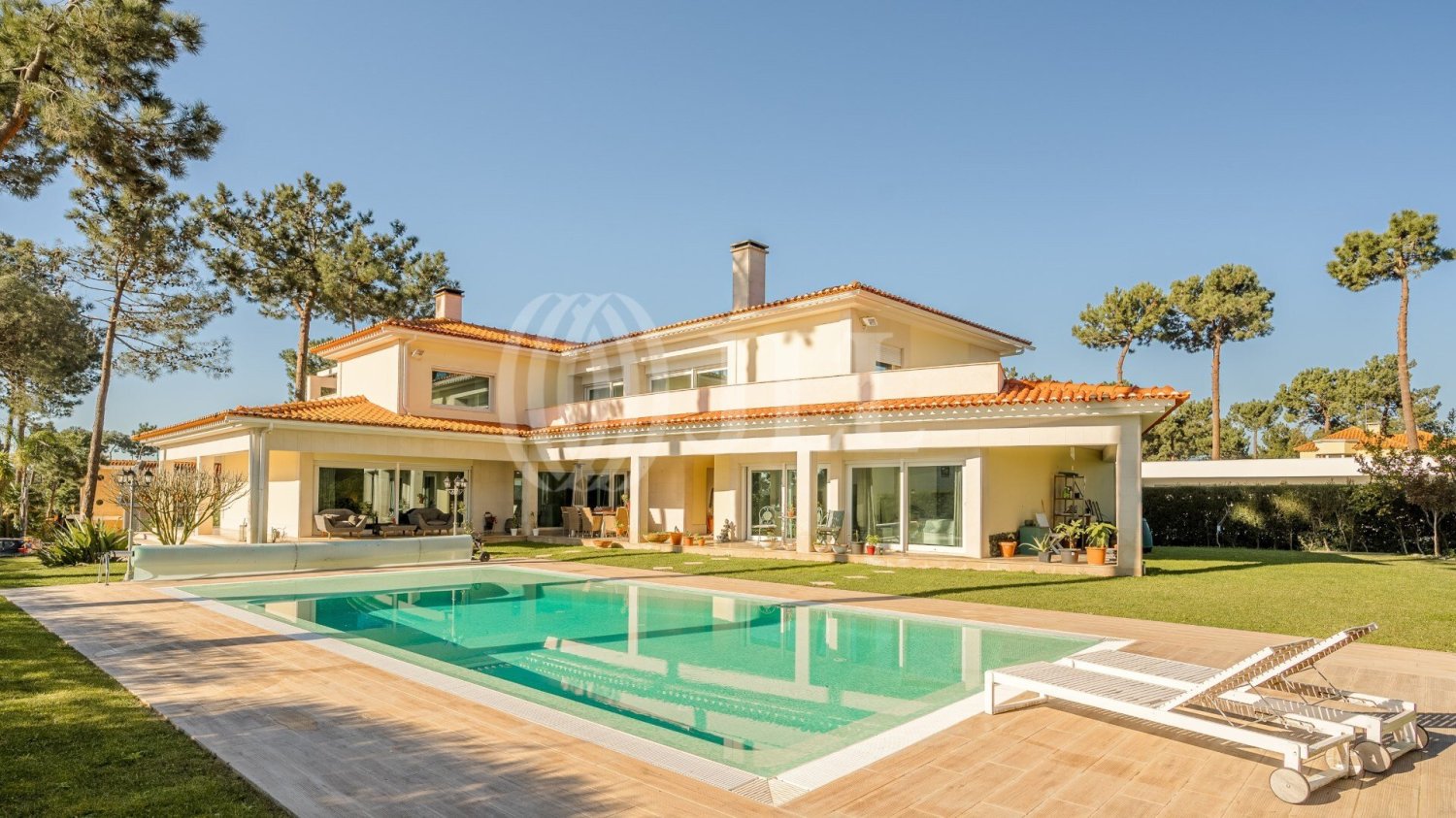 4 bedrooms Villa in Almada, Portugal No. 111636