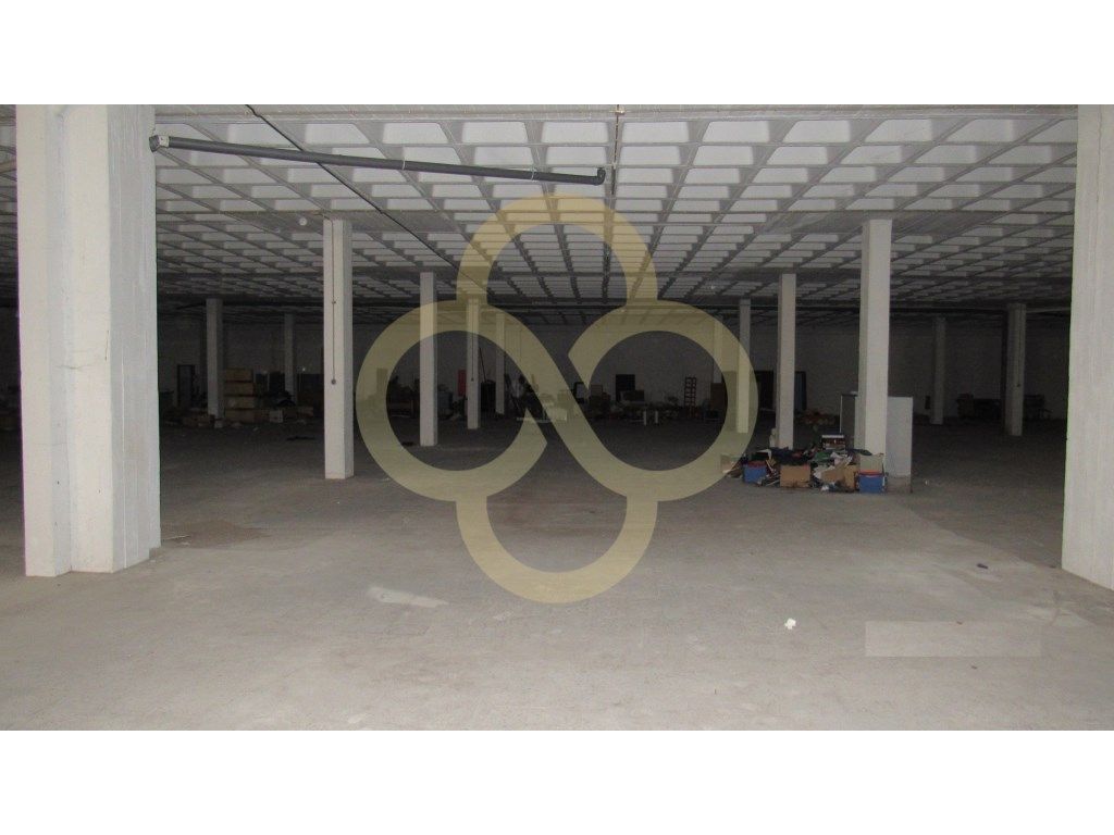 Lagerhaus in Amadora, Portugal 2410m², Nr. 75966