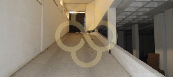 Lagerhaus in Amadora, Portugal 2410m², Nr. 75966 10