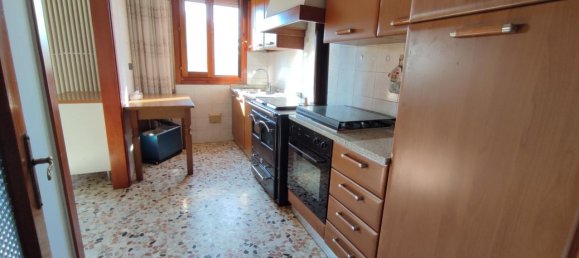 Casa de 6 habitaciónes en San Giorgio in Bosco, Italy No. 37710 9