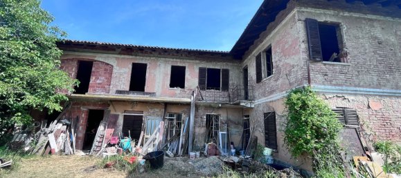 7 bedrooms House in Asti, Italy No. 381342 5