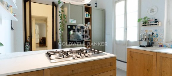 7 rooms Apartment in Turin, Italy No. 38029 2