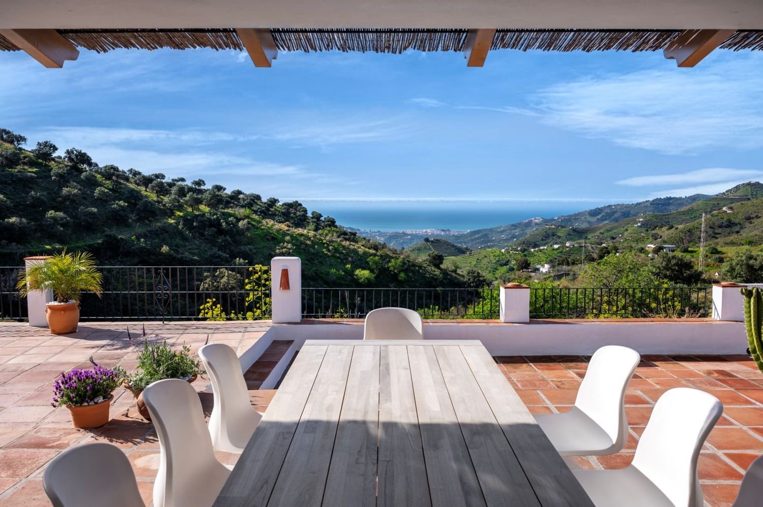 5 bedrooms House in Almunecar, Spain No. 210578