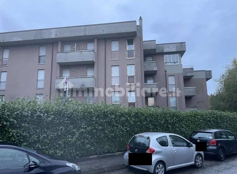 Apartamento de 2 dormitorios en Sovico, Italy No. 197549