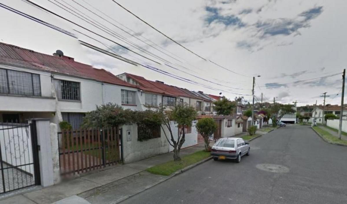 Casa de 4 dormitorios en Bogotá, Colombia No. 14522