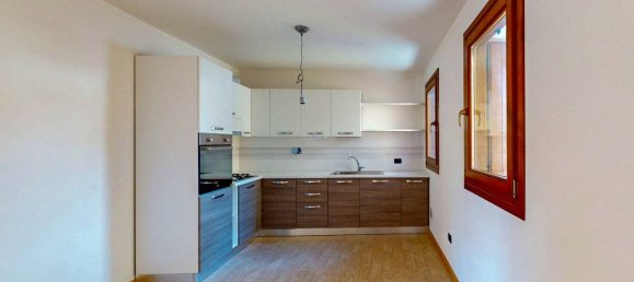 2 Schlafzimmer Wohnung in Udine, Italy, Nr. 380502 4