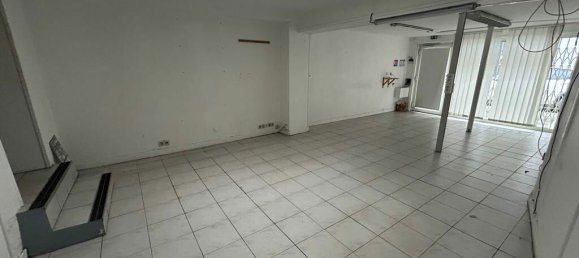 300m² Commercial property in Calais, France No. 55678 7