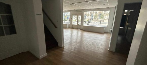 300m² Commercial property in Calais, France No. 55678 2