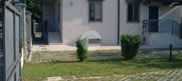 Villa de 4 divisões em Brescia, Italy N.º 6028 9