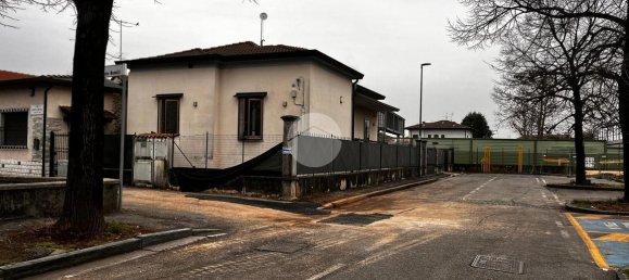 Villa de 4 divisões em Brescia, Italy N.º 6028 6