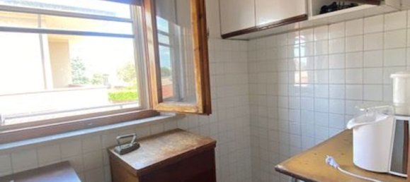 4-salle Appartement à Calcinaia, Italy No. 128593 12