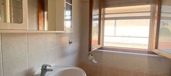 4-salle Appartement à Calcinaia, Italy No. 128593 2