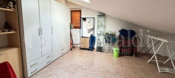 5 rooms Apartment in Monte Roberto, Italy No. 57783 32