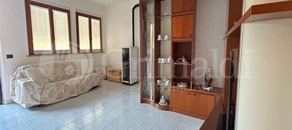 5 rooms Apartment in Monte Roberto, Italy No. 57783 13