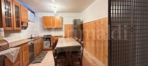 5 rooms Apartment in Monte Roberto, Italy No. 57783 6