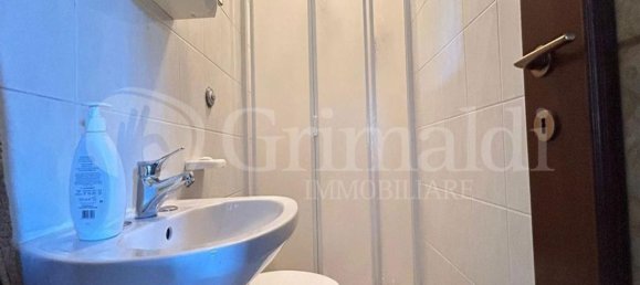 5 rooms Apartment in Monte Roberto, Italy No. 57783 7