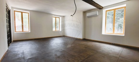 15-salle Bâtiment à Neuvy-sur-Loire, France No. 207464 14
