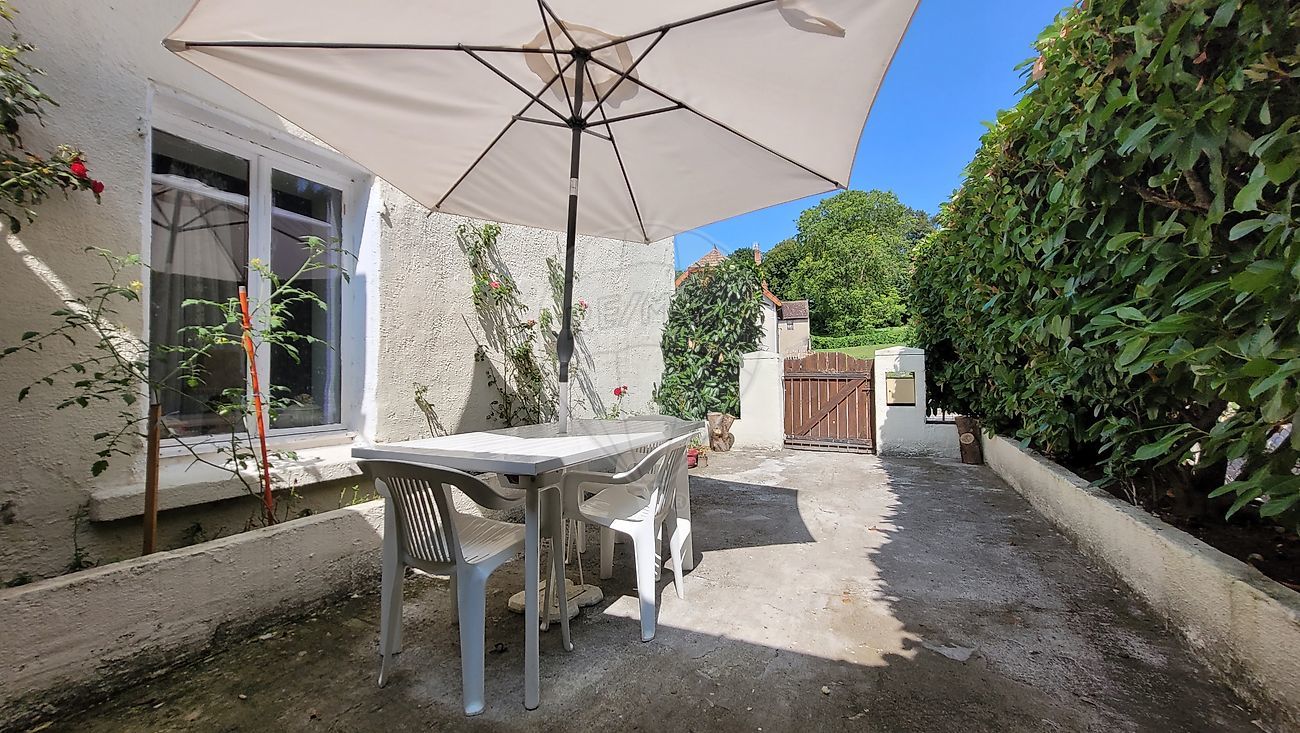 15-salle Bâtiment à Neuvy-sur-Loire, France No. 207464