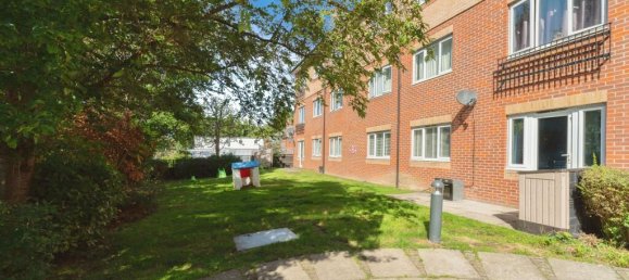 2 bedrooms Apartment in Kenley, United Kingdom No. 8049 7