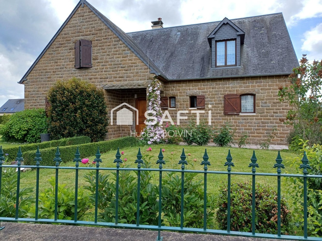 4 bedrooms House in Manche, France No. 297251