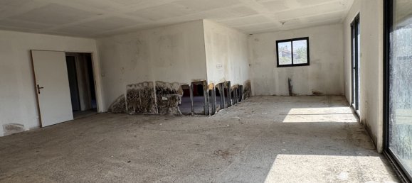 3 Schlafzimmer Haus in Loge-Fougereuse, France, Nr. 333045 4