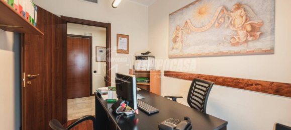 1 bedroom Apartment in Milan, Italy No. 378660 10
