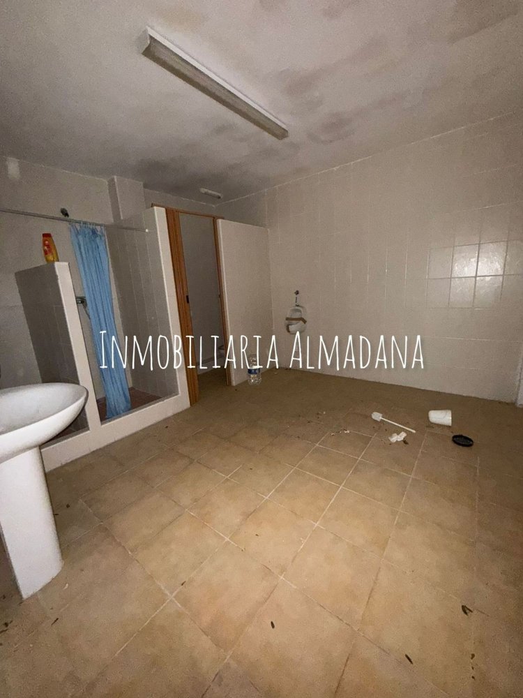 180m² Commercial property in El Puerto de Santa Maria, Spain No. 231841