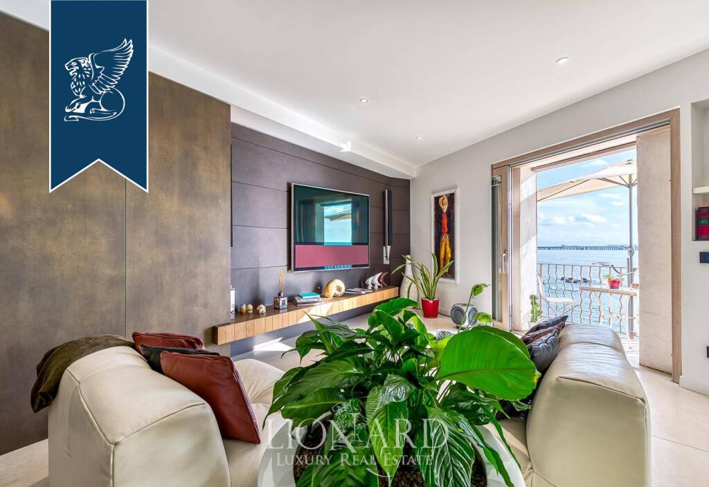 4 chambres Appartement à Pozzuoli, Italy No. 331203