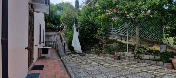 11 rooms Apartment in Perugia, Italy No. 294509 40