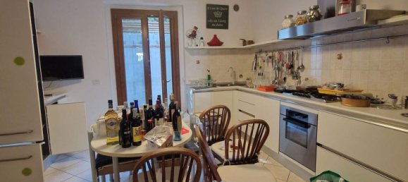 11 rooms Apartment in Perugia, Italy No. 294509 17