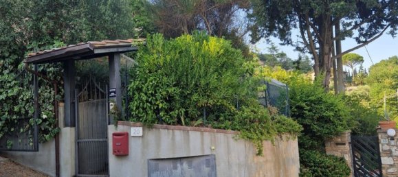 11 rooms Apartment in Perugia, Italy No. 294509 32