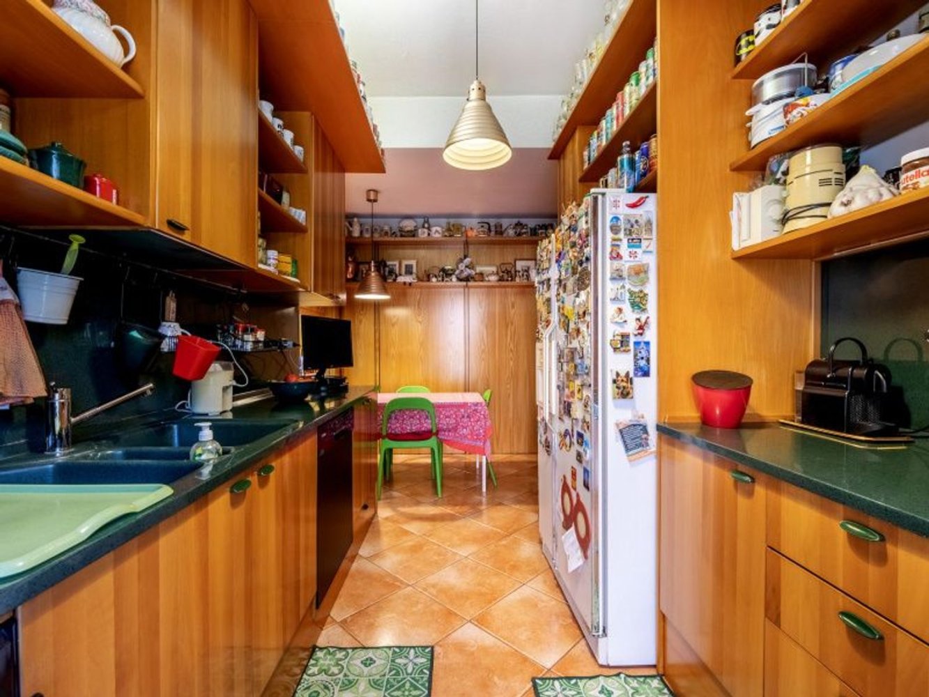 6 rooms Apartment in Rome, Italy No. 198048