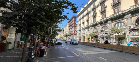 3 Schlafzimmer Wohnung in Naples, Italy, Nr. 312611 18