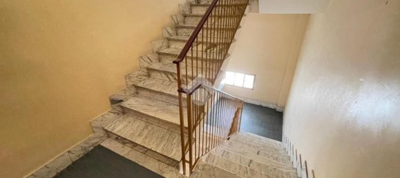 Квартира с 4 спальнями в Бари, Италия № 322743 8