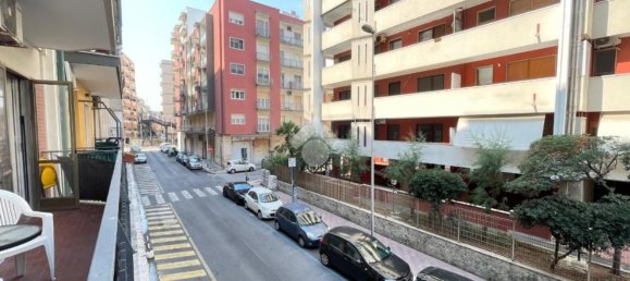 Квартира с 4 спальнями в Бари, Италия № 322743 24