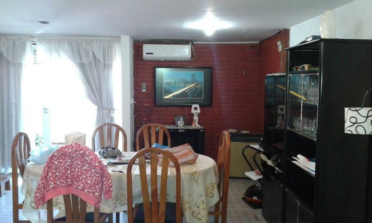 Apartamento T4 em Tres de Febrero, Argentina N.º 995