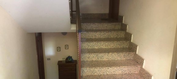 5 rooms Apartment in Amandola, Italy No. 80613 12