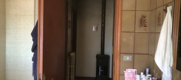 5 rooms Apartment in Amandola, Italy No. 80613 40