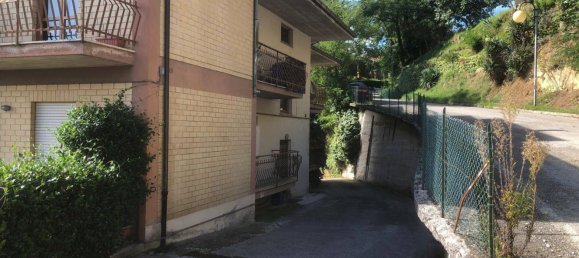 5 rooms Apartment in Amandola, Italy No. 80613 7