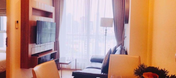 Кондоминиум  с 1 спальней в Клонг Тоэй, Таиланд № 10348 2