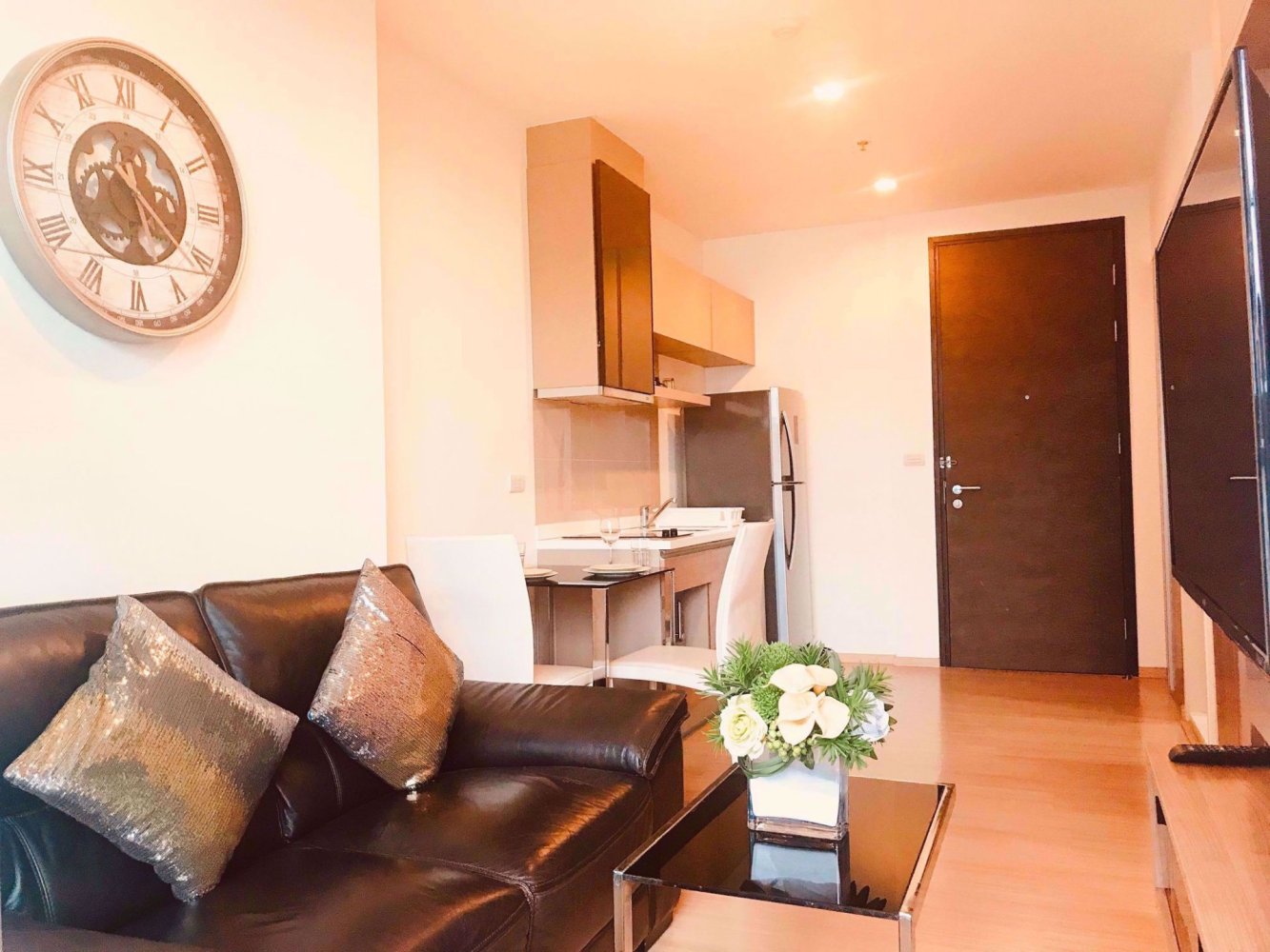 Кондоминиум  с 1 спальней в Клонг Тоэй, Таиланд № 10348