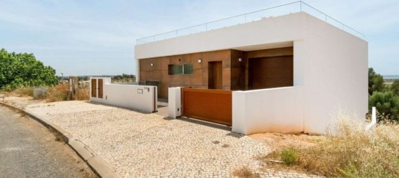 3 bedrooms House in Mexilhoeira Grande, Portugal No. 121370 2