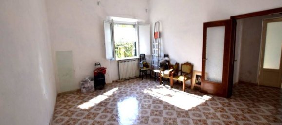 8 rooms House in Livorno, Italy No. 227158 36
