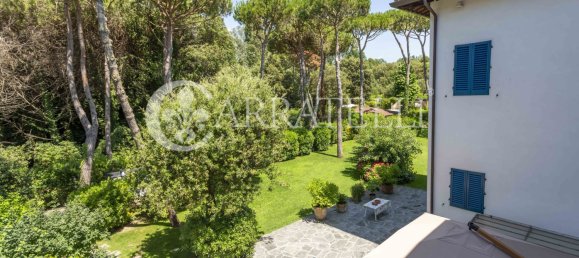 13 bedrooms Villa in Massa, Italy No. 115908 44
