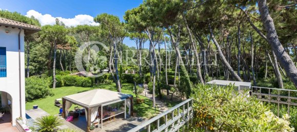 13 bedrooms Villa in Massa, Italy No. 115908 46