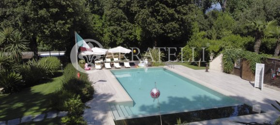 13 bedrooms Villa in Massa, Italy No. 115908 25