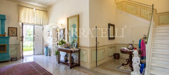 13 bedrooms Villa in Massa, Italy No. 115908 18