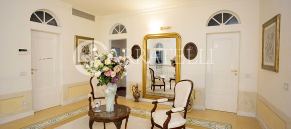 13 bedrooms Villa in Massa, Italy No. 115908 50