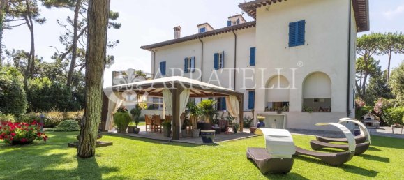 13 bedrooms Villa in Massa, Italy No. 115908 4