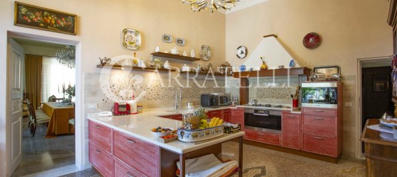 13 bedrooms Villa in Massa, Italy No. 115908 24